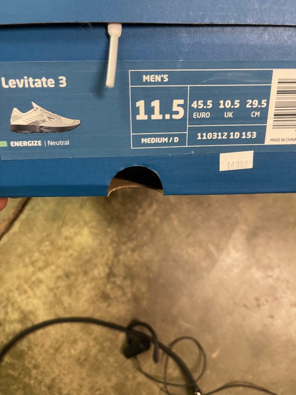 Brooks Levitate 3 Men’s 11.5 Medium White Grey Silver New With Box